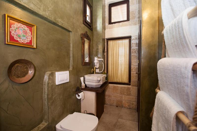 Porolithos Boutique Hotel - image 8