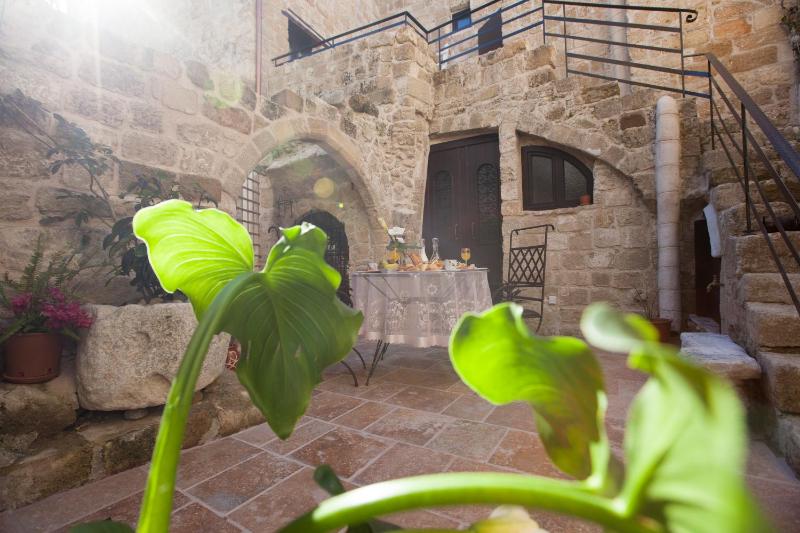 Porolithos Boutique Hotel - image 13