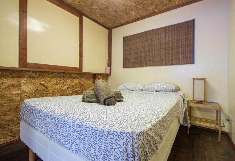 Double or Twin Room with Shared Bathroom image 1