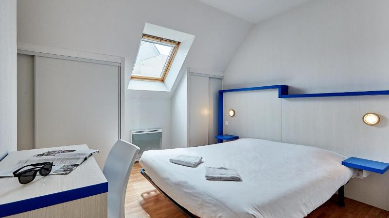 House (4 Adults) image 2