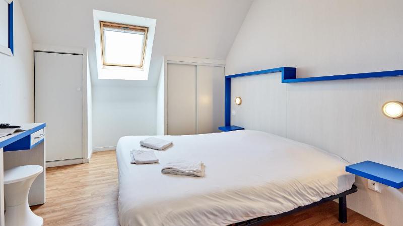 House (6 Adults) image 2