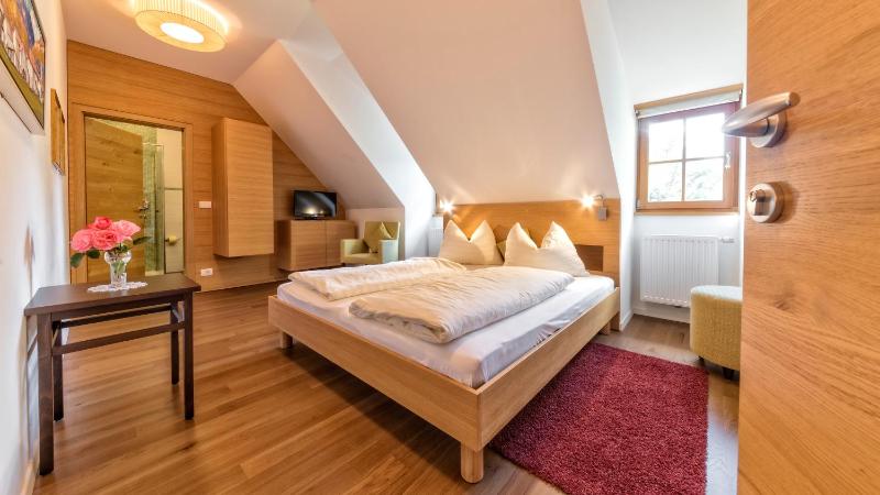 Standard Double Room image 1