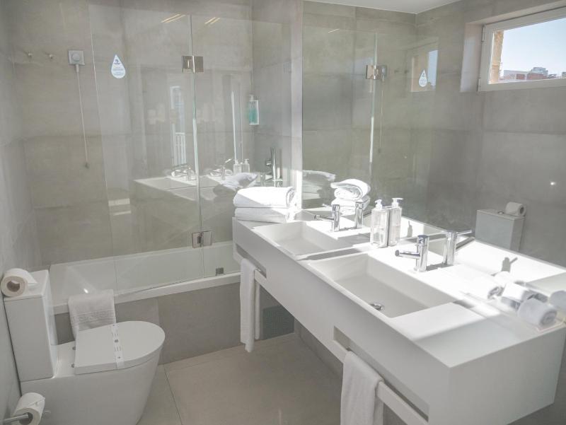 Junior Suite with Sea View image 4