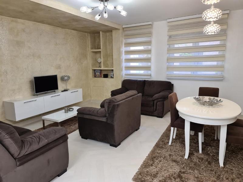 Adonis Apartment - image 9