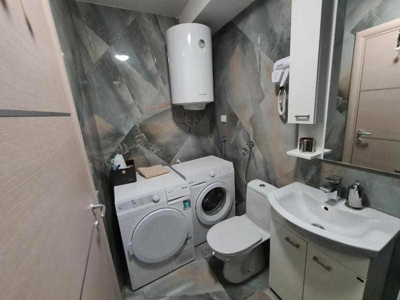 Adonis Apartment - image 8
