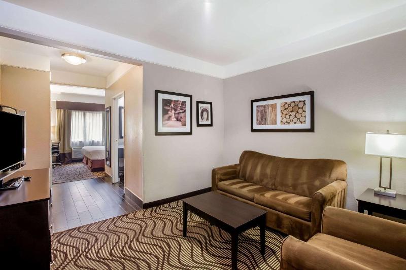 Executive King Room image 3