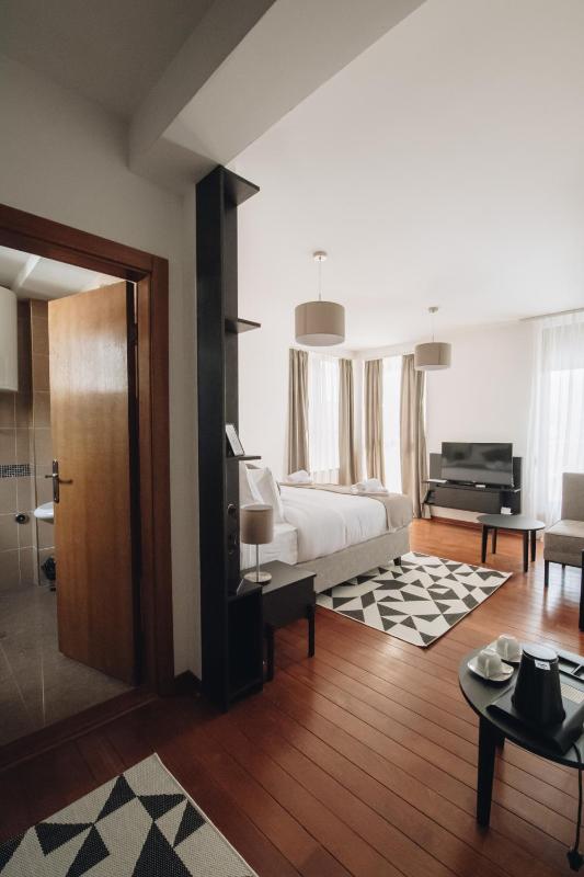 Double Room image 2