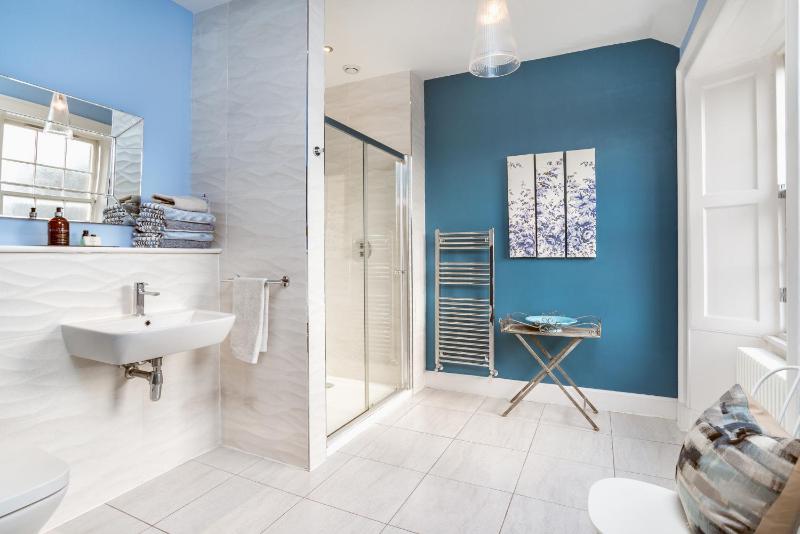 One-Bedroom Suite - 2  image 3
