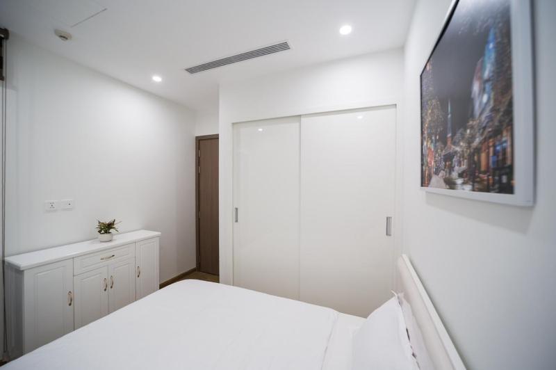 BOM HOMES- VINHOMES SKYLAKE- SERVICE APARTMENt - image 2