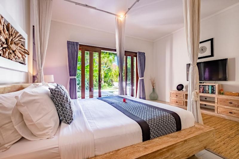 Central Seminyak Villa Martini - image 7
