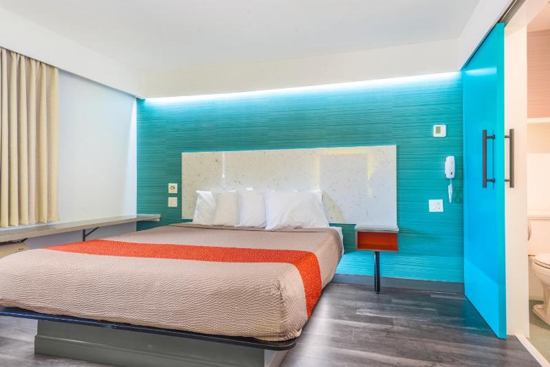 King Room image 3