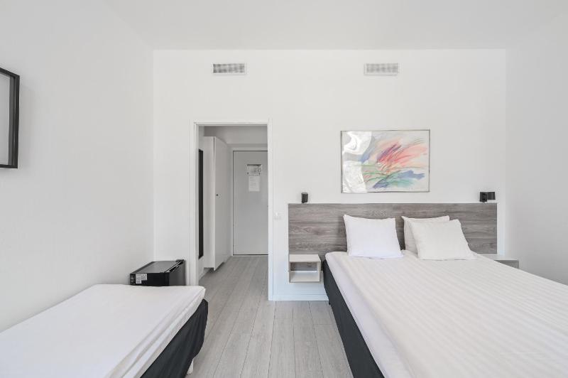 Triple Room image 2