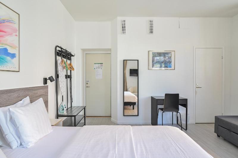 Quadruple Room image 4