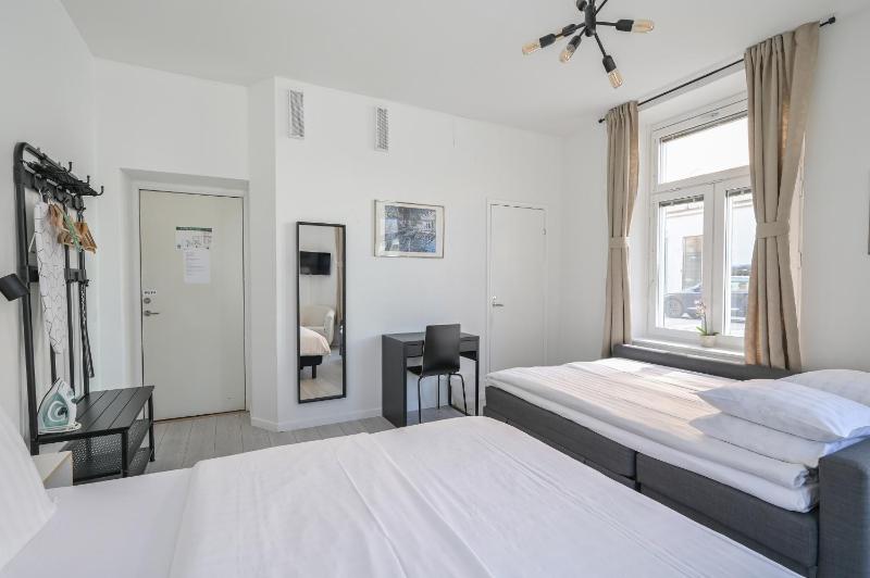 Quadruple Room image 3