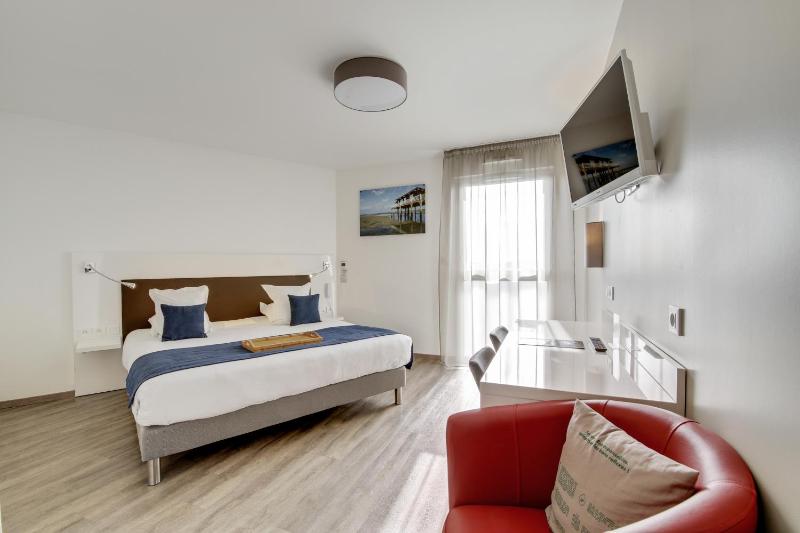 Business Studio 1-2 Persons (Double Bed) image 1
