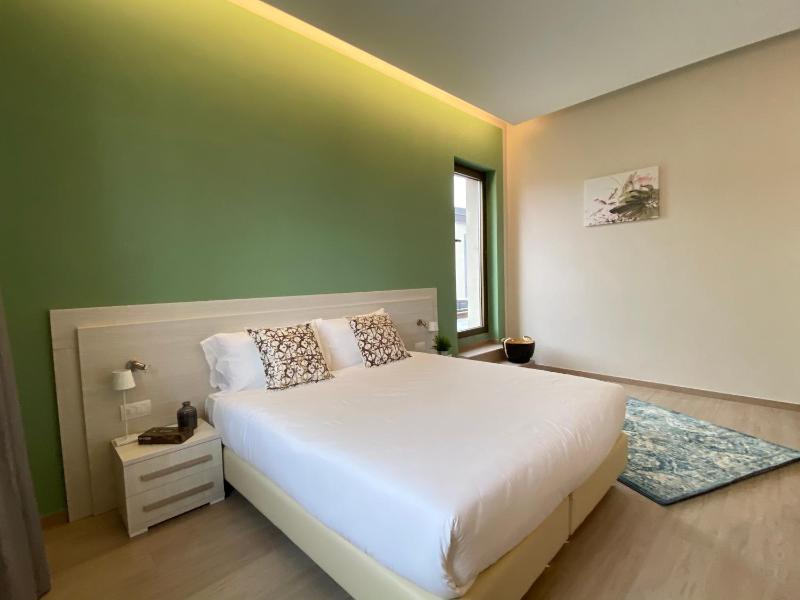 Deluxe Triple Room image 4