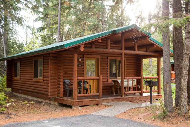 Ponderosa Cabin non-pet friendly image 1