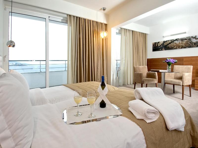 Junior Suite with Sea View image 4