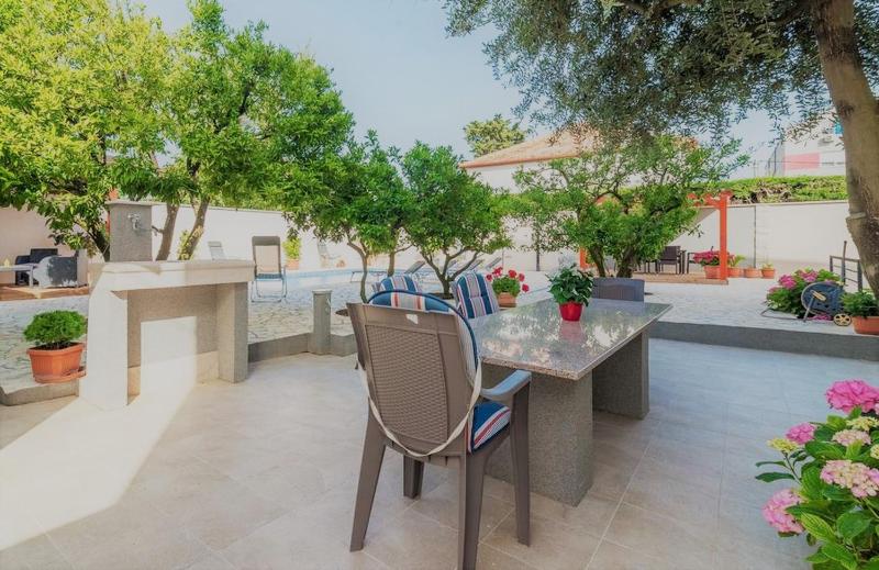 Apartments Villa Odesa with shared pool - image 24