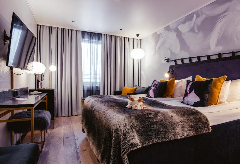 Style Twin Room image 3