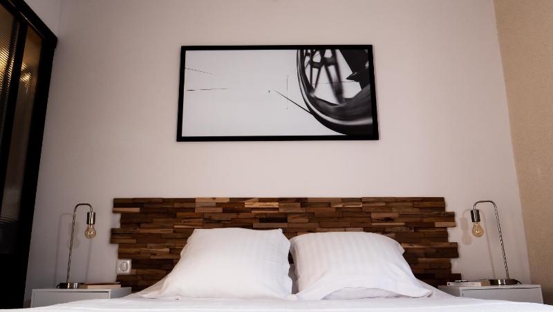 Large Double Room image 4