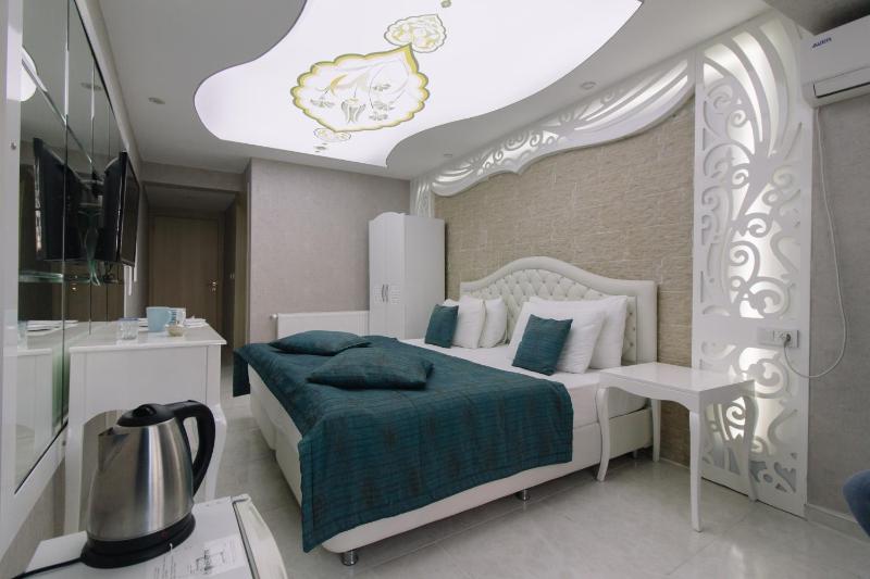 Double Room image 2