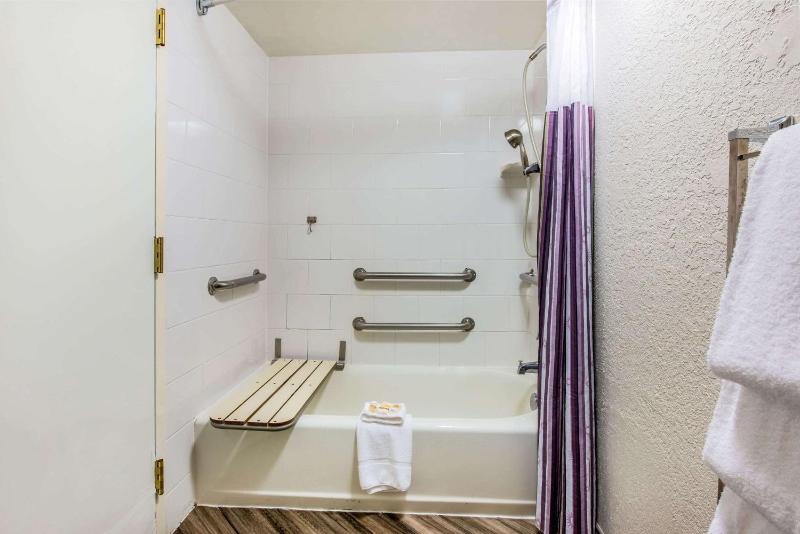 La Quinta Inn & Suites by Wyndham Fort Lauderdale Tamarac - image 26