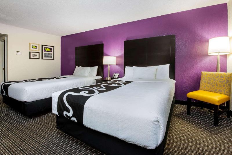 La Quinta Inn & Suites by Wyndham Fort Lauderdale Tamarac - image 29