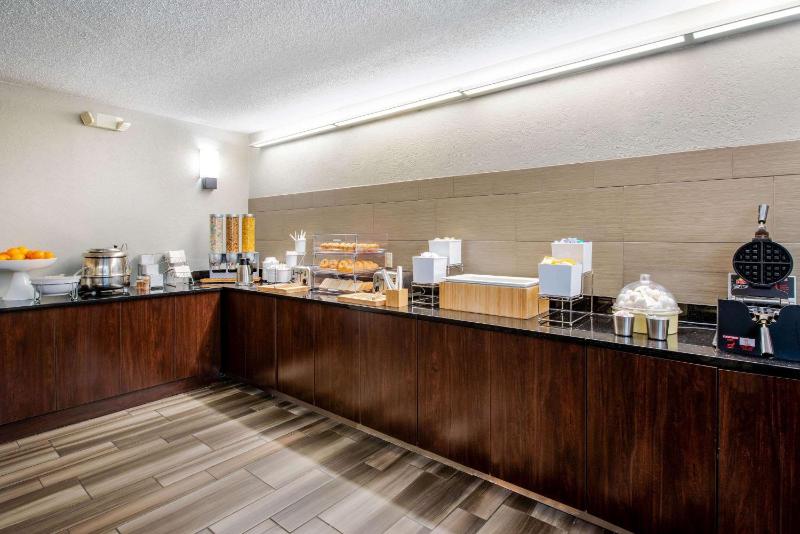 La Quinta Inn & Suites by Wyndham Fort Lauderdale Tamarac - image 31