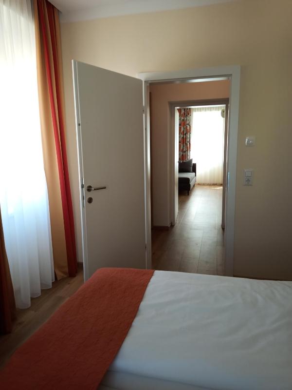 Large Apartment image 2