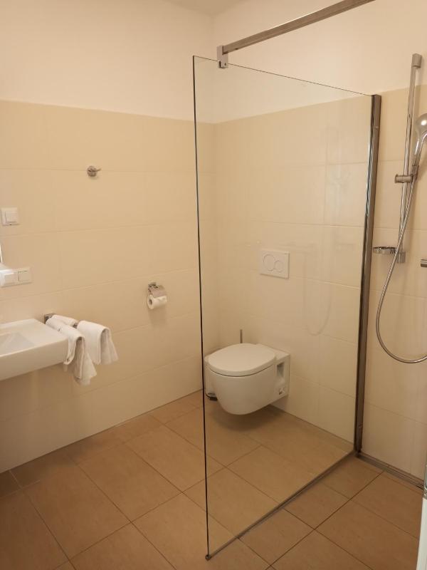 Quadruple Room image 1