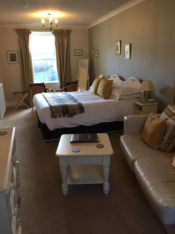 Suite with Mountain View image 4