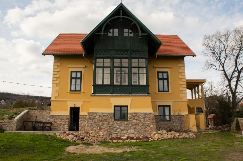 Polyák villa Images