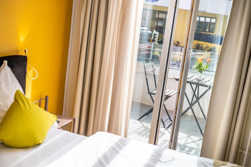 Double Room with Balcony image 3
