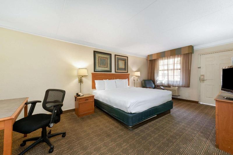 King Room image 2