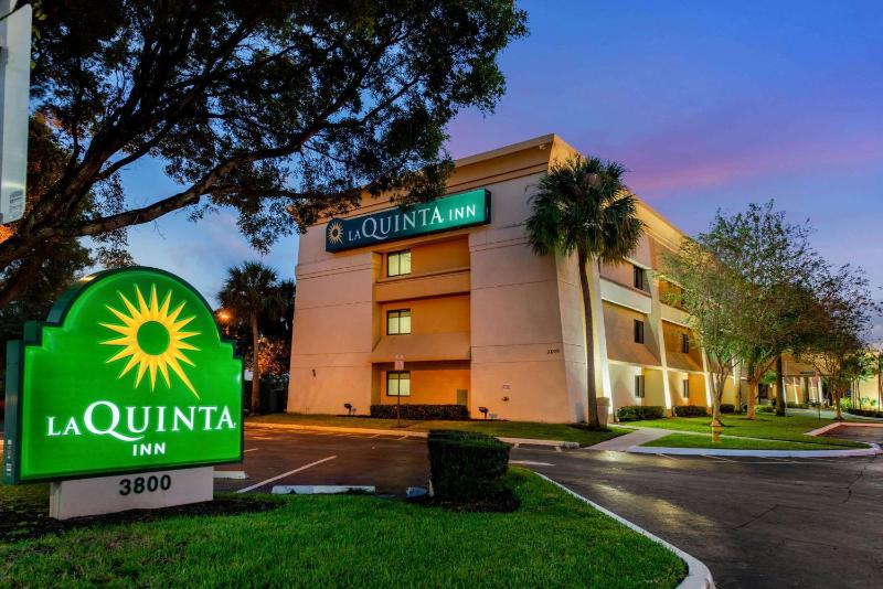 La Quinta Inn by Wyndham Fl. Lauderdale Tamarac East - image 4