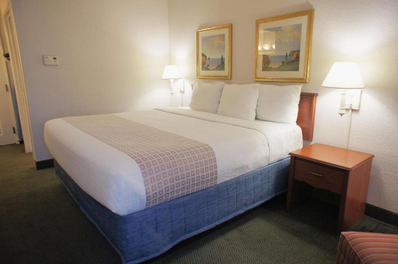 La Quinta Inn by Wyndham Fl. Lauderdale Tamarac East - image 29