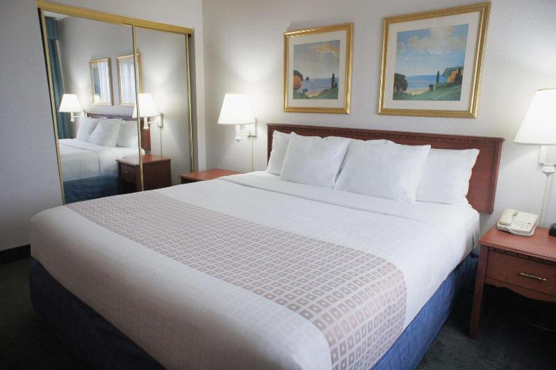 La Quinta Inn by Wyndham Fl. Lauderdale Tamarac East - image 31