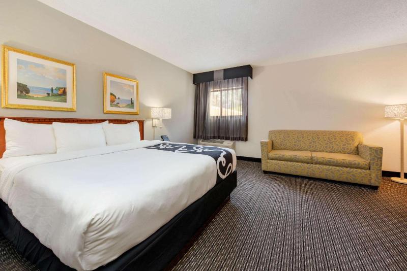 La Quinta Inn by Wyndham Fl. Lauderdale Tamarac East - image 11