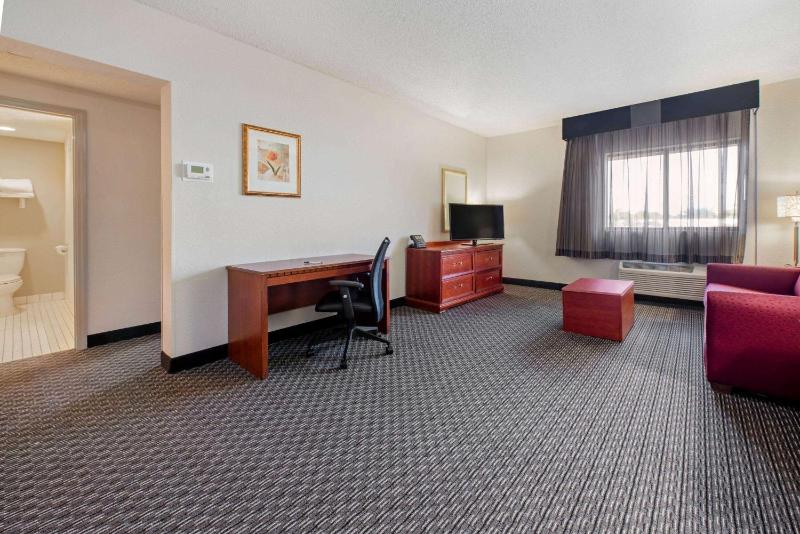 La Quinta Inn by Wyndham Fl. Lauderdale Tamarac East - image 43