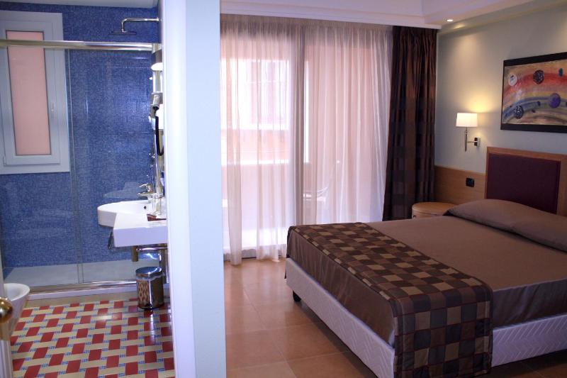 Artemis Hotel - image 20