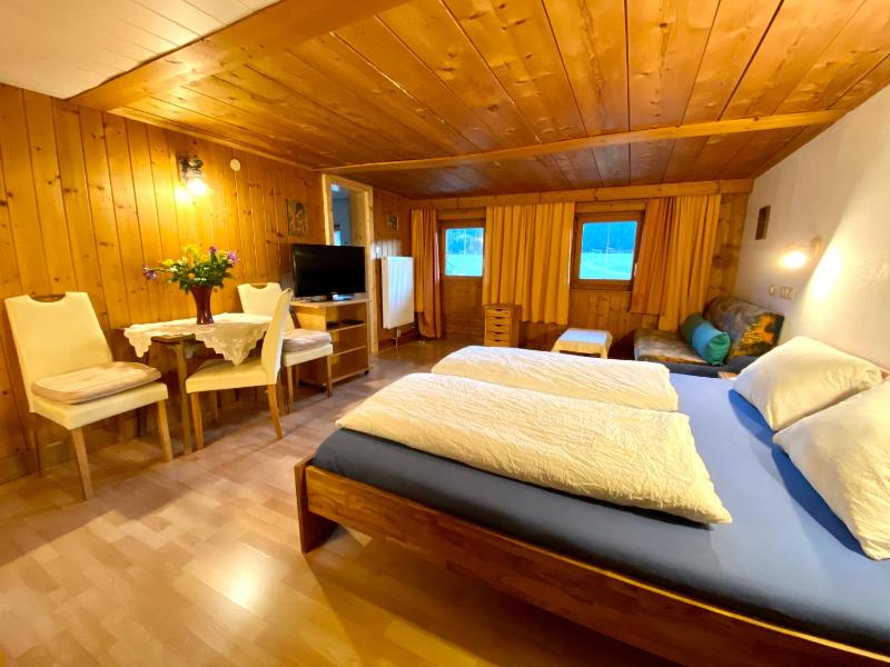 One-Bedroom Apartment image 3