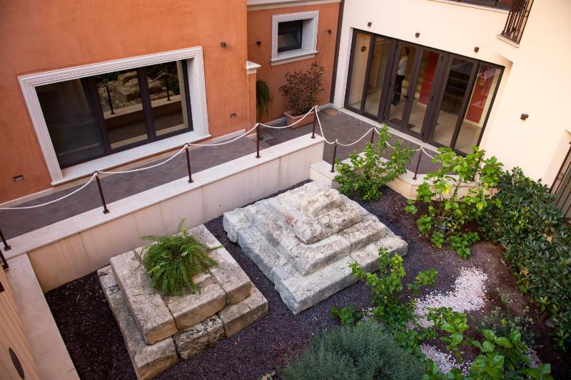 Artemis Hotel - image 36
