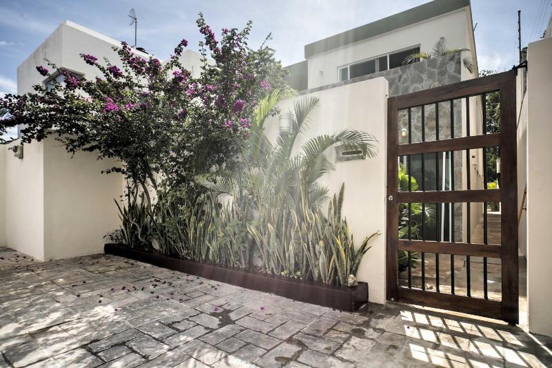 Casa Esmeralda w/ Pool Access & Furnished Patio! - image 10