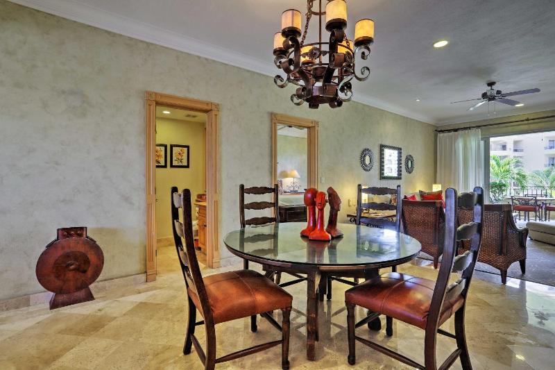 Villa La Estancia Condo: Pools Hot Tub & Balcony - image 14