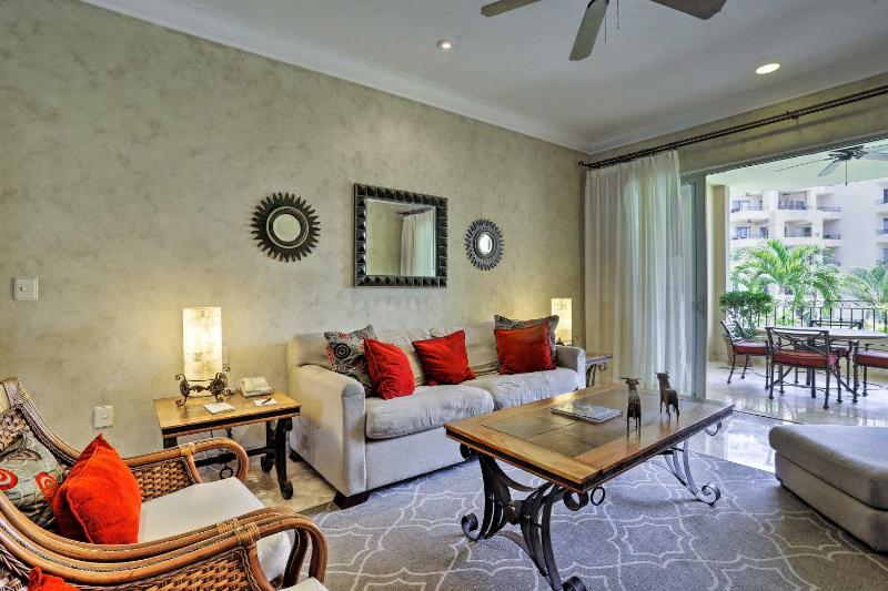 Villa La Estancia Condo: Pools Hot Tub & Balcony - image 11