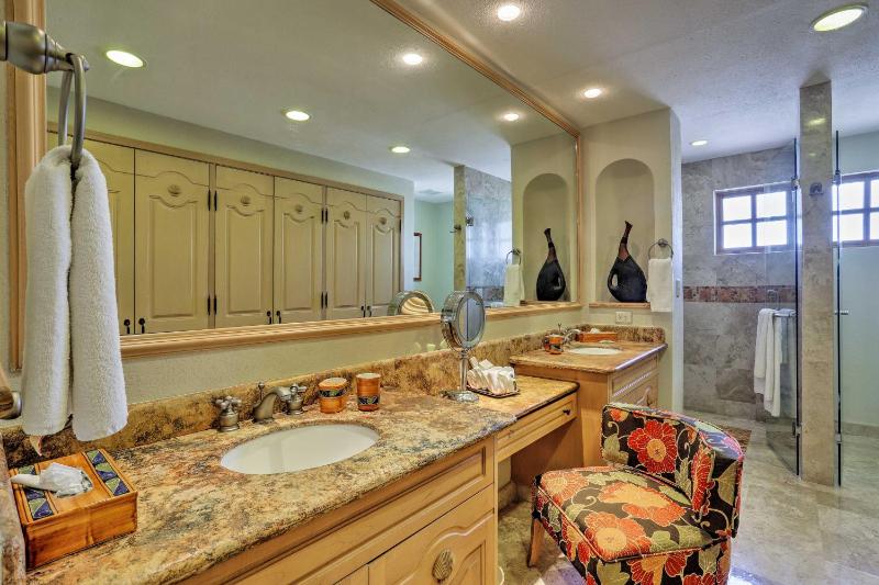 Villa La Estancia Condo: Pools Hot Tub & Balcony - image 4