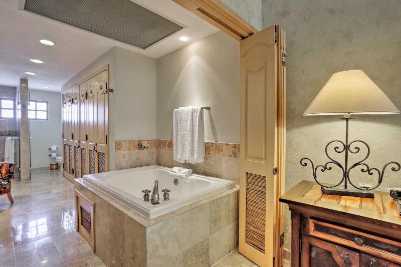 Villa La Estancia Condo: Pools Hot Tub & Balcony - image 10