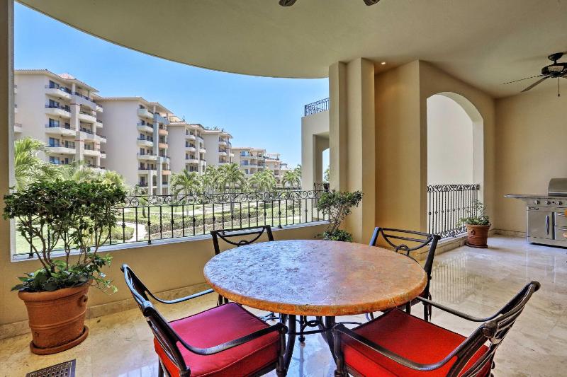 Villa La Estancia Condo: Pools Hot Tub & Balcony - image 6