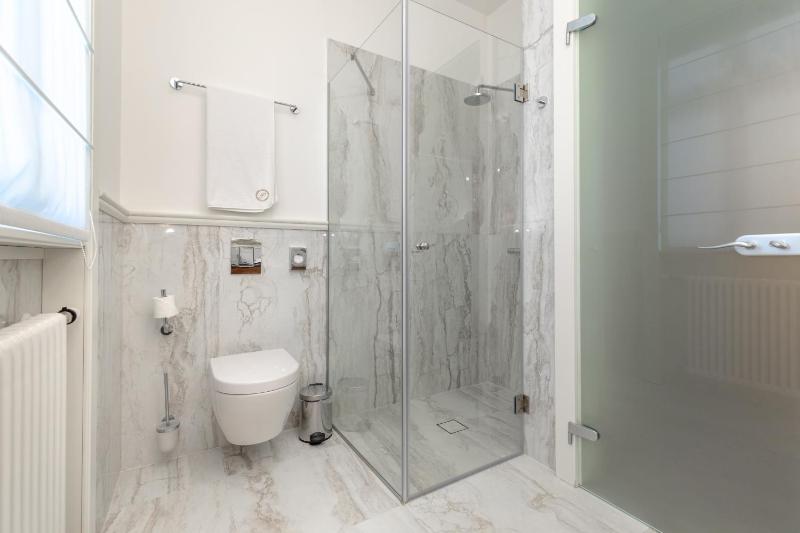 Deluxe Double or Twin Room with Free SPA Access image 3